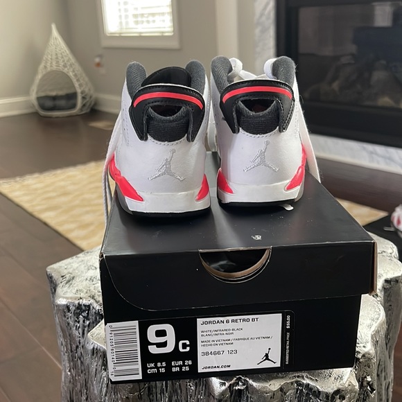 Jordan 6 Retro - Picture 2 of 3